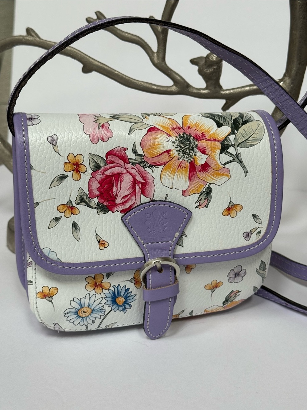 ITALIAN 100% LEATHER, Floral Crossbody purse with Lavender Trim . NWOT